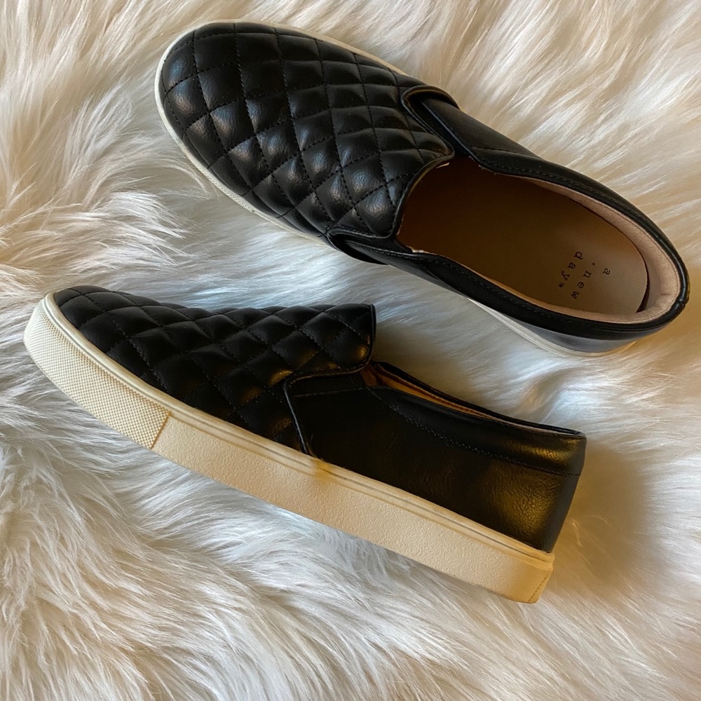 Quilted Sneakers Slip On Lounge Comfortable Casual